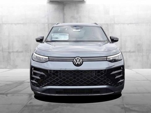 New 2026 Volkswagen Tiguan SE R-Line image 4