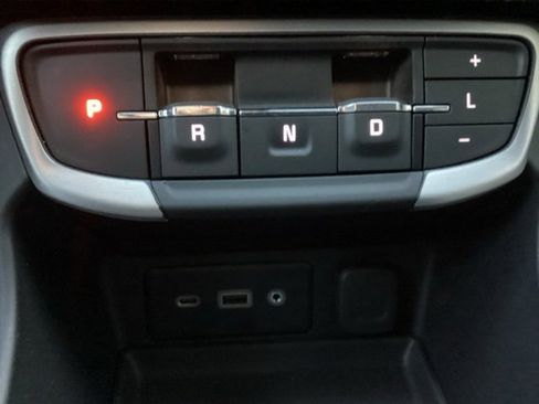 Used 2024 GMC Terrain SLE image 20