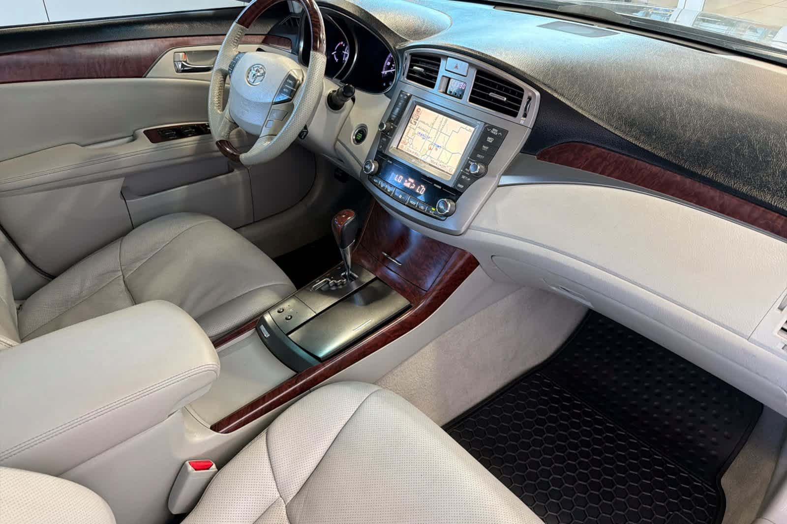 Used 2011 Toyota Avalon Limited FWD image 17