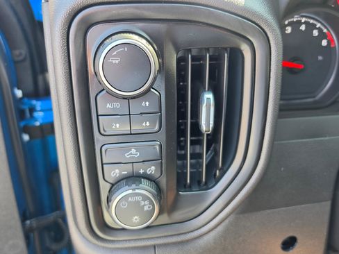 Used 2022 Chevrolet Silverado 1500 Custom Trail Boss image 12