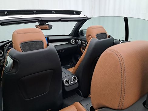 Used 2018 Mercedes-Benz C 300 4MATIC Cabriolet image 8
