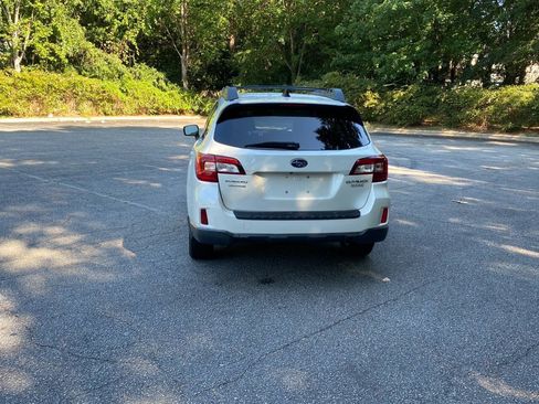 Used 2016 Subaru Outback 2.5i Limited AWD/4WD image 6
