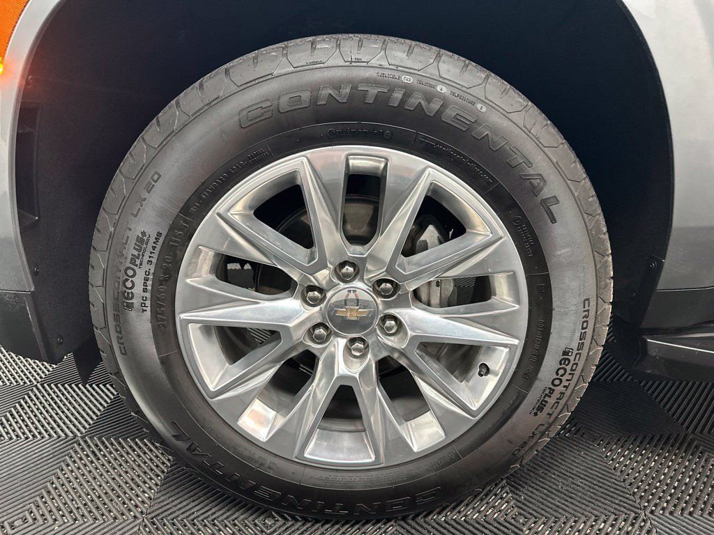 Used 2025 Chevrolet Suburban Premier AWD/4WD image 41