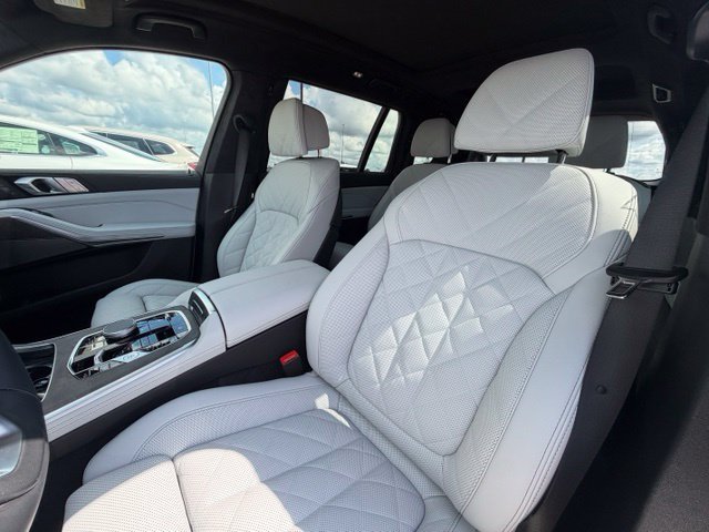 Used 2026 BMW X7 xDrive40i AWD/4WD image 16