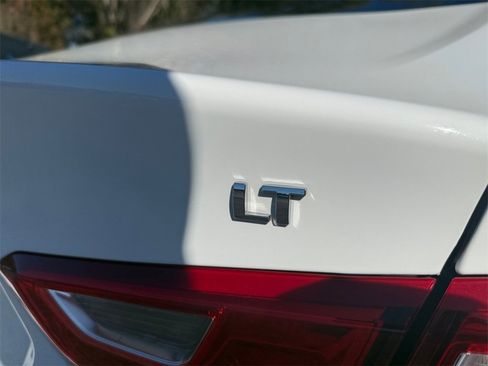 Used 2024 Chevrolet Malibu LT image 16