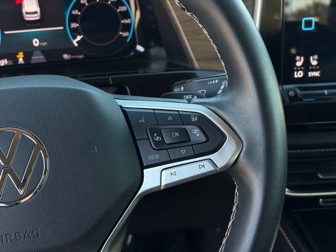 Used 2024 Volkswagen Atlas SE image 17