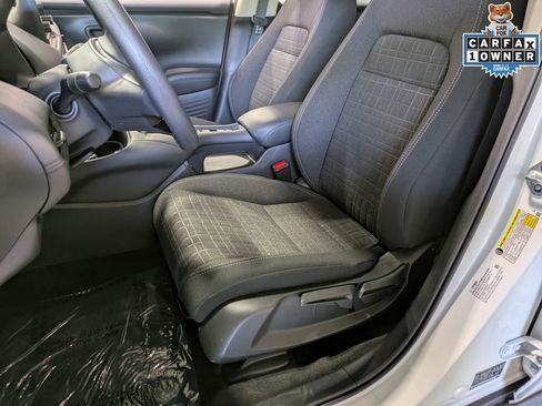 Certified 2025 Honda HR-V LX image 9