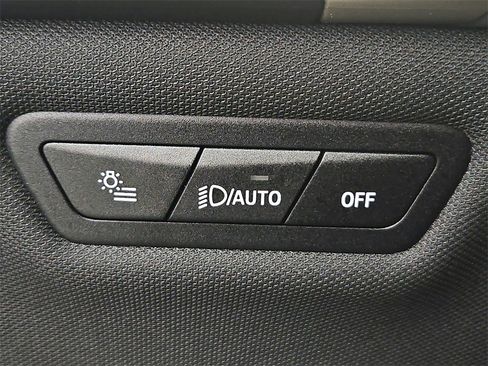 Used 2022 BMW iX xDrive50 w/ Premium Package image 42