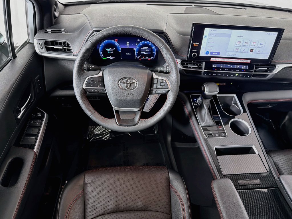 Used 2025 Toyota Sienna XSE w/ XSE Premium Package AWD/4WD image 22