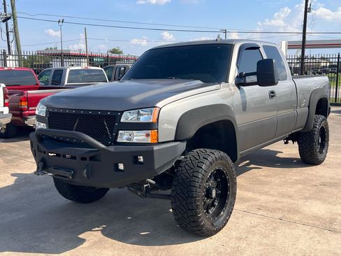 Used 2007 Chevrolet Silverado 2500 LT w/ Heavy-Duty Power Package image 78