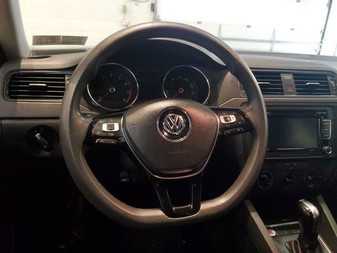 Used 2015 Volkswagen Jetta S image 15