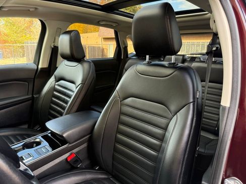 Used 2020 Ford Edge SEL w/ Cold Weather Package image 12