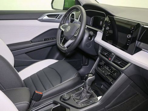 New 2026 Volkswagen Taos SEL image 15