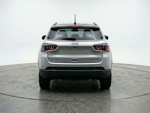 Used 2025 Jeep Compass Trailhawk AWD/4WD image 7