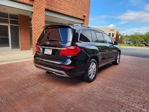 Used 2015 Mercedes-Benz GL 450 GL 450 4MATIC Sport Utility 4D w/ Lighting Package image 5