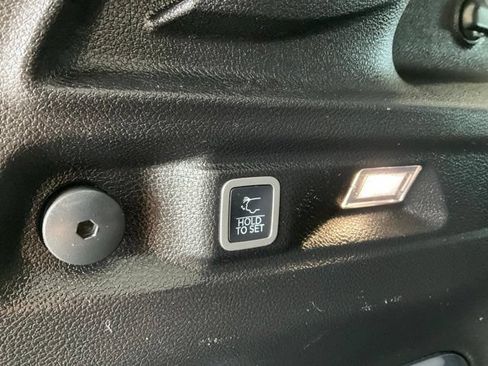 Used 2021 Jeep Grand Cherokee L Limited RWD image 21