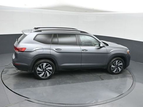 Used 2024 Volkswagen Atlas SE AWD/4WD image 32