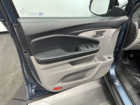 Used 2020 Honda Pilot EX image 10