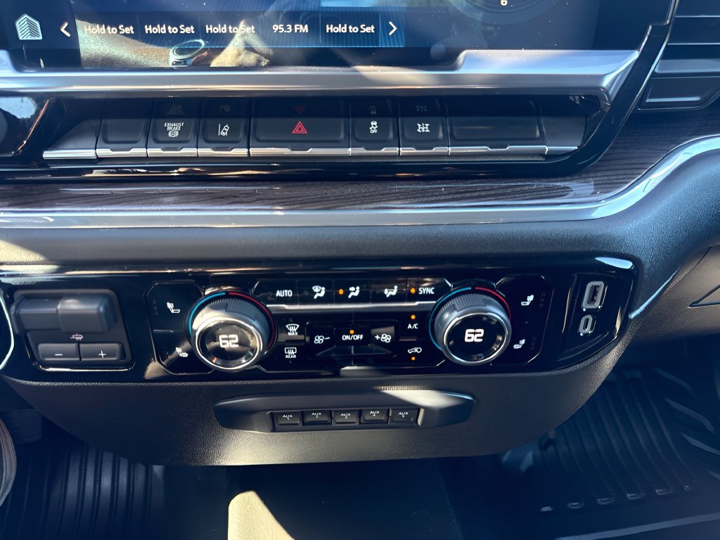 Used 2024 Chevrolet Silverado 3500 LT w/ Convenience Package AWD/4WD image 16