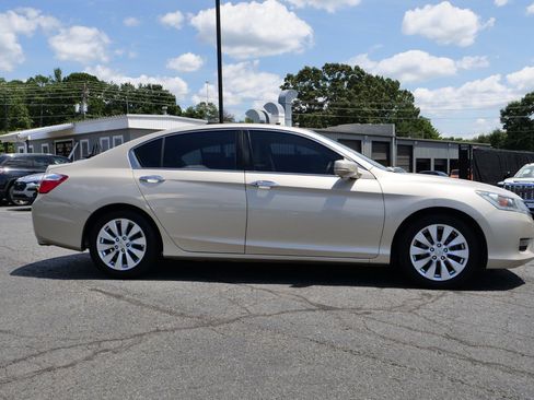 Used 2015 Honda Accord EX image 36