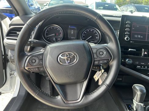 Used 2024 Toyota Camry SE image 14