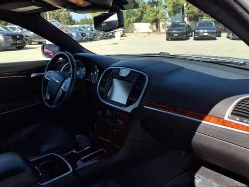 Used 2012 Chrysler 300 Limited image 23