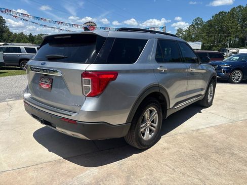 Used 2023 Ford Explorer XLT w/ Equipment Group 202A AWD/4WD image 5