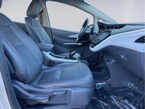 Used 2021 Chevrolet Bolt Premier w/ Infotainment Package image 18