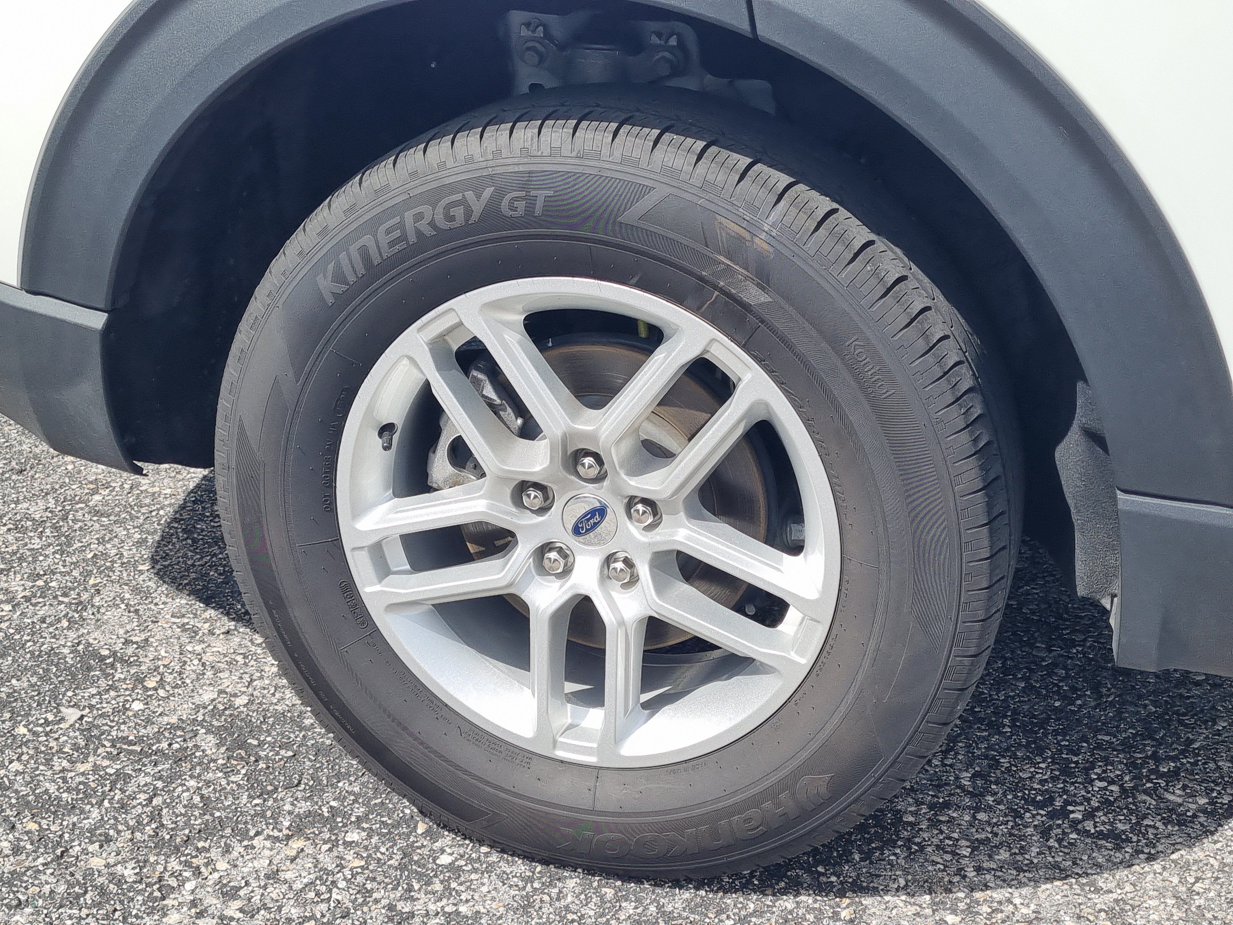 Used 2025 Ford Explorer Active AWD/4WD image 11