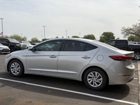 Used 2018 Hyundai Elantra SE image 4