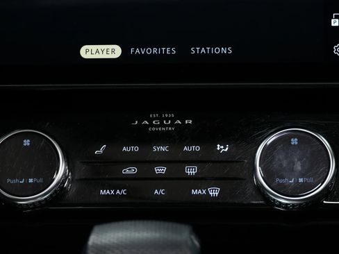 Used 2021 Jaguar F-PACE SVR image 36