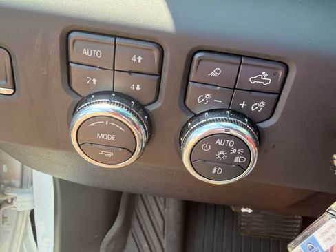 Used 2024 GMC Sierra 2500 AT4 w/ AT4 Premium Plus Package AWD/4WD image 16