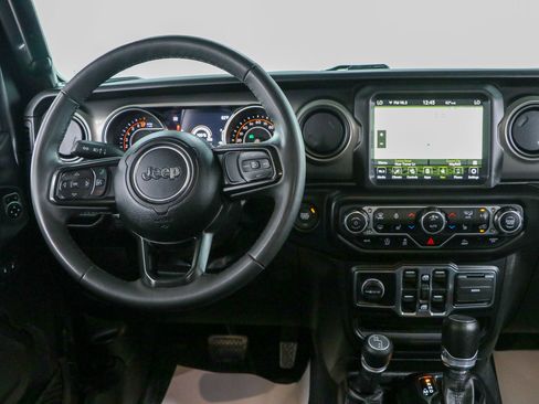 Used 2023 Jeep Gladiator Sport AWD/4WD image 17