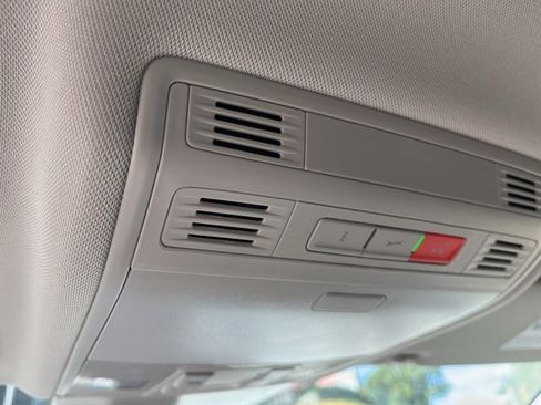 New 2025 Volkswagen Taos SE image 23