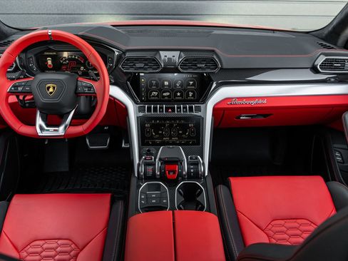 Used 2022 Lamborghini Urus AWD/4WD image 4