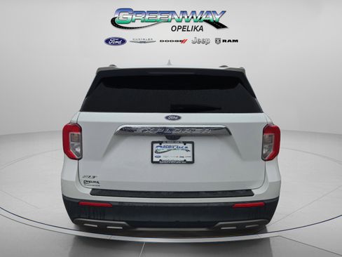 Used 2021 Ford Explorer XLT w/ Equipment Group 202A image 6