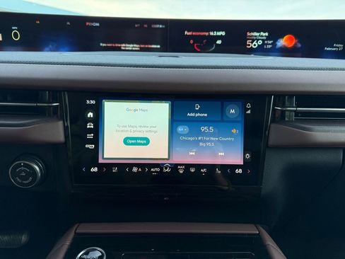 Used 2025 Lincoln Navigator Reserve image 5