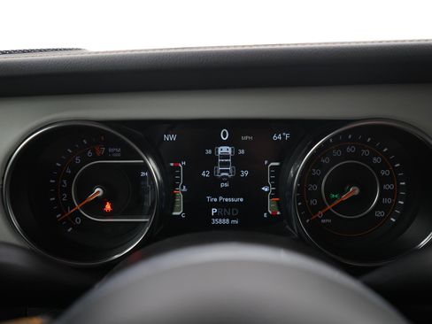 Used 2022 Jeep Wrangler Unlimited Sahara AWD/4WD image 26