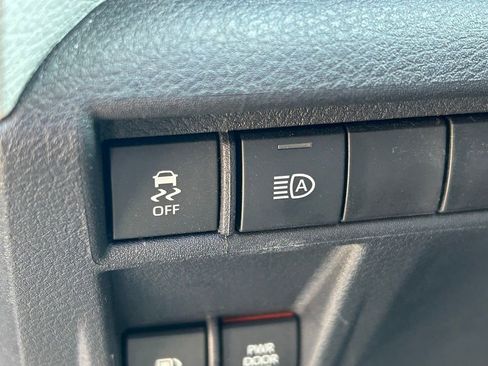 Used 2025 Toyota Sienna XLE image 29