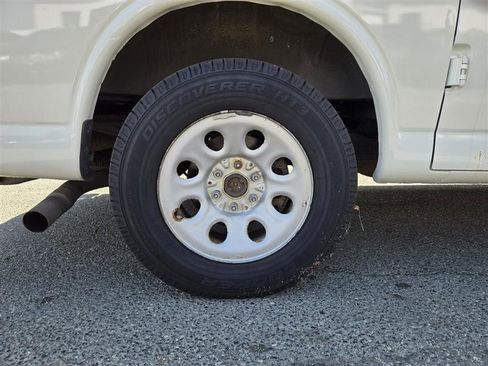 Used 2014 Chevrolet Express 1500 AWD image 12