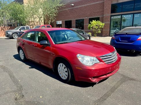 Used 2010 Chrysler Sebring Touring FWD image 2