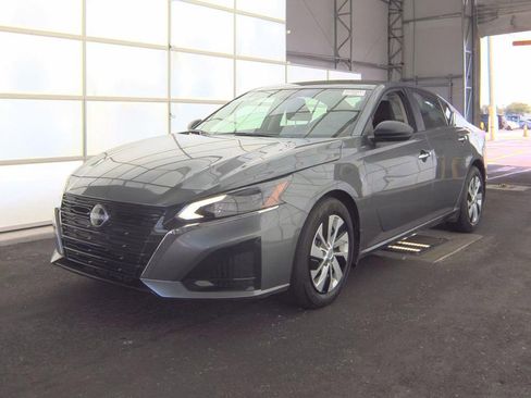 Certified 2024 Nissan Altima 2.5 S FWD image 2