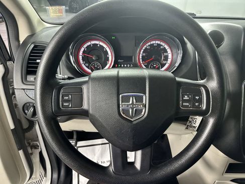 Used 2017 Dodge Grand Caravan SE w/ Power Window Group image 13