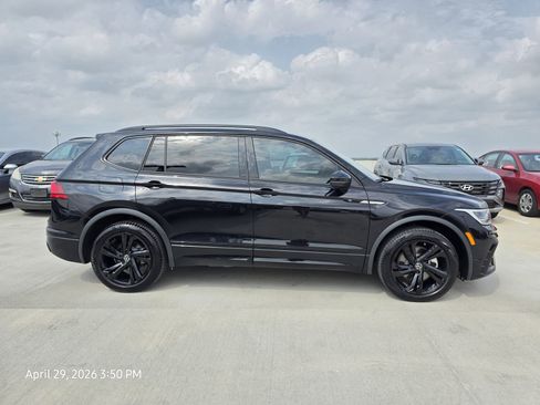 Used 2024 Volkswagen Tiguan SE R-Line FWD image 5