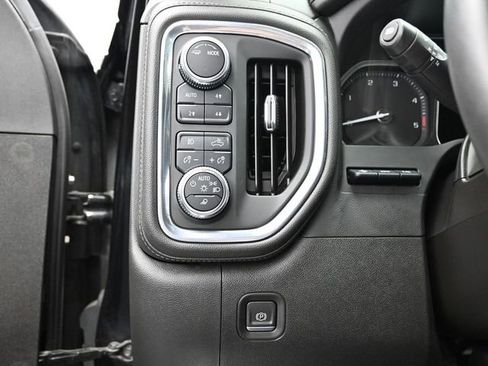 Used 2023 GMC Sierra 2500 Denali w/ Denali Black Diamond Edition AWD/4WD image 24