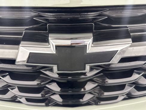 Used 2024 Chevrolet Trax RS w/ Driver Confidence Package FWD image 30