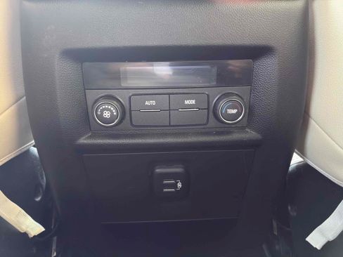 Used 2022 Chevrolet Traverse LS FWD image 37