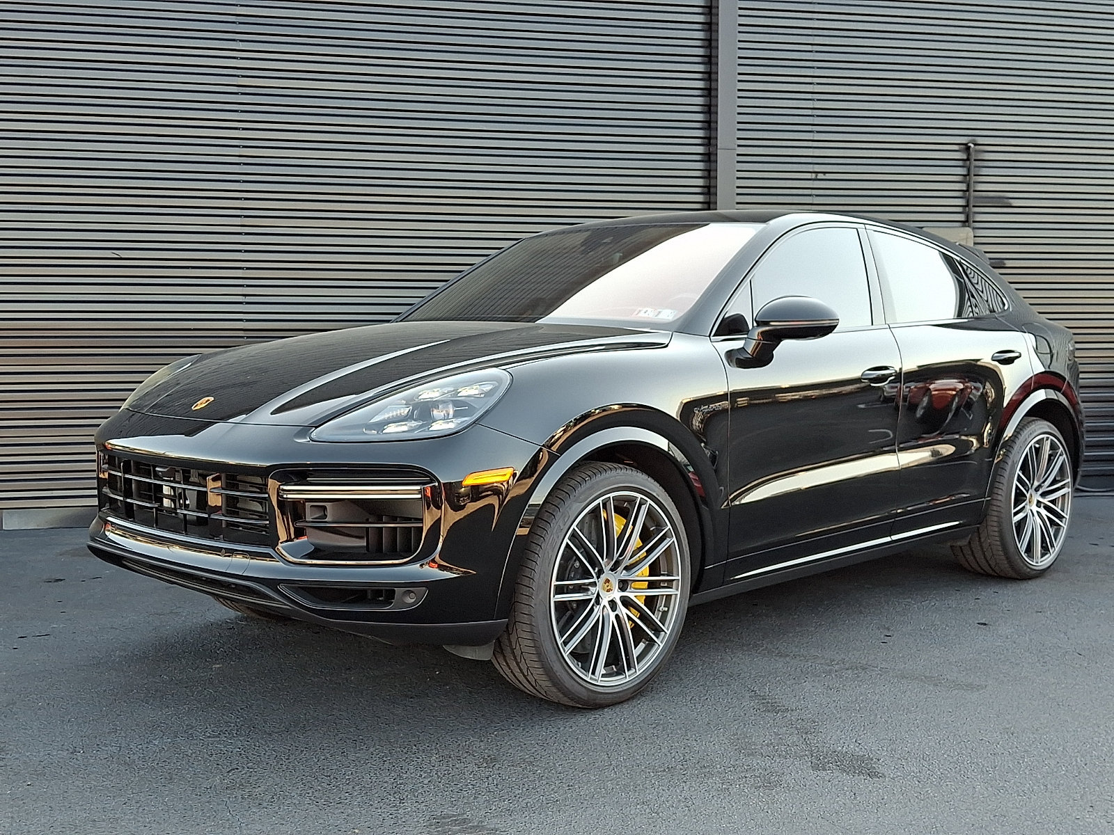 Certified 2023 Porsche Cayenne Turbo S AWD/4WD image 1