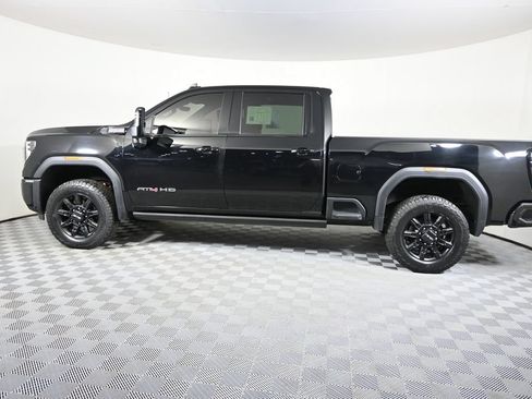 Used 2024 GMC Sierra 2500 AT4 w/ AT4 Premium Plus Package AWD/4WD image 3