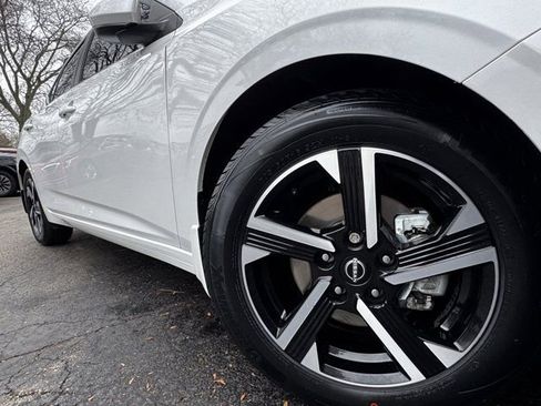 Used 2024 Nissan Sentra SV image 9